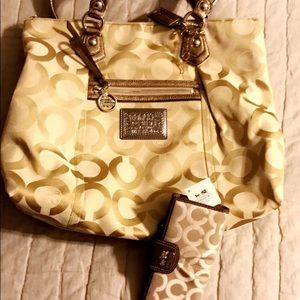 Coach poppy bag and coach wallet.